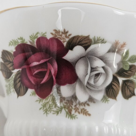 Royal Albert Bone China England Rose Design Tea Cup Saucer Set Gold Trim - Picture 9 of 11